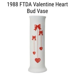 Vintage FTDA 1988 Ceramic Valentine Heart Bud Vase